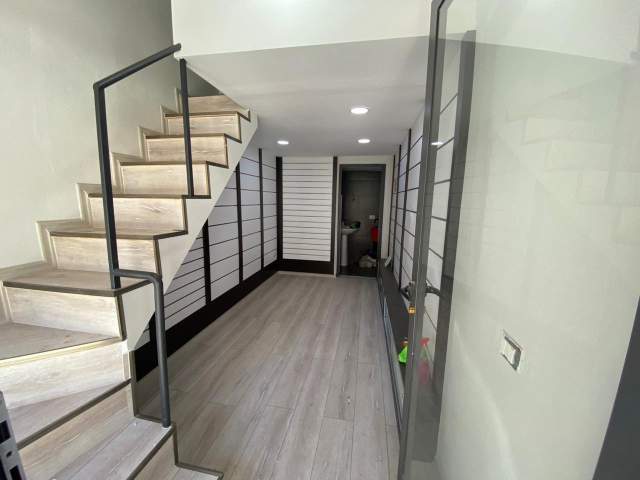 Tirane, jap me qera dyqan Kati 0, 30 m² 300 Euro (rruga tom plezha)
