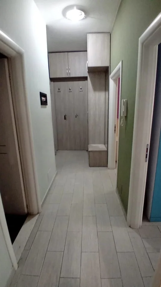 Tirane, jepet me qera apartament 2+1+Ballkon Kati 4, 90 m² 550 € (Kodra e Diellit)