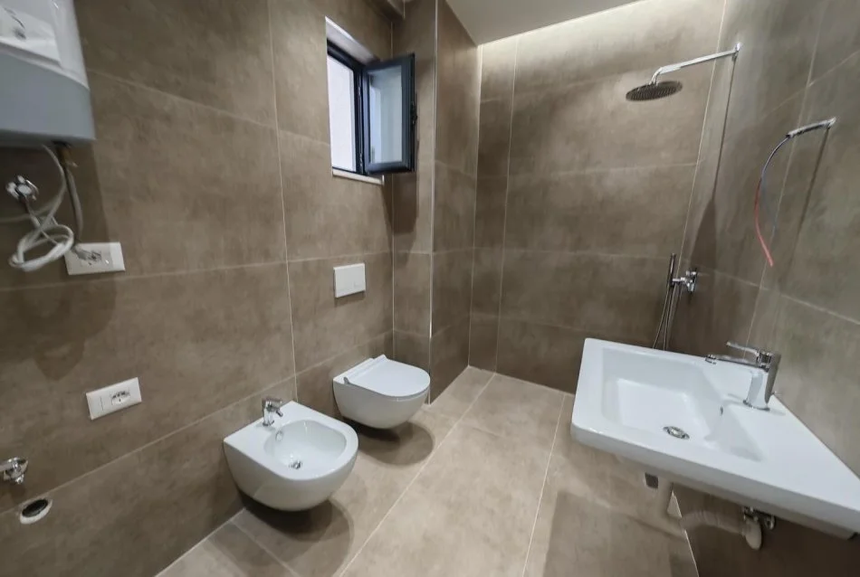 Tirane, shes apartament 2+1+Aneks+Ballkon Kati 3, 103 m² 195.000 € 