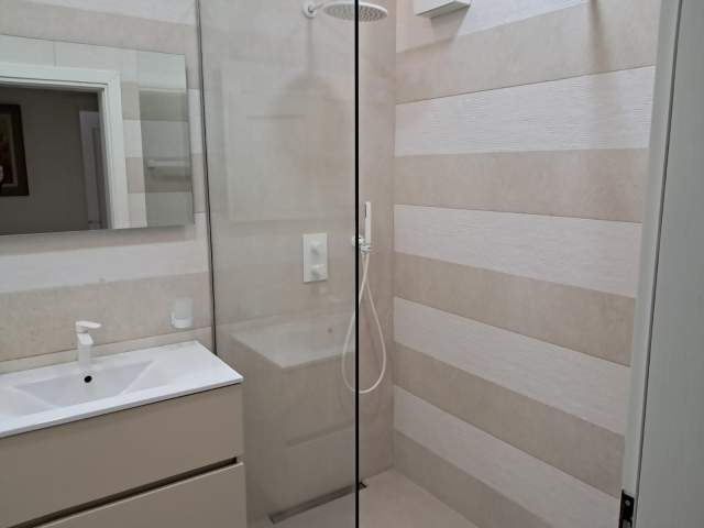 Tirane, jepet me qera apartament 2+1+A+BLK Kati 8, 100 m² 800 Euro (sami frasheri)