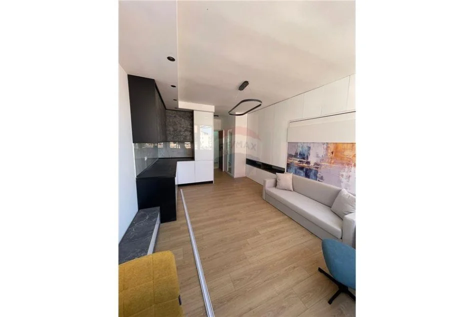 Tirane, shitet garsonier 1+1 Kati 4, 37 m² 84,000 € (Komuna e parisit)