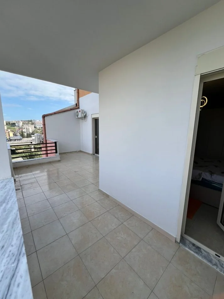 Durres, shes apartament 1+1+Ballkon Kati 5, 80 m² 76.000 € (Rruga Pavarsia Durres)