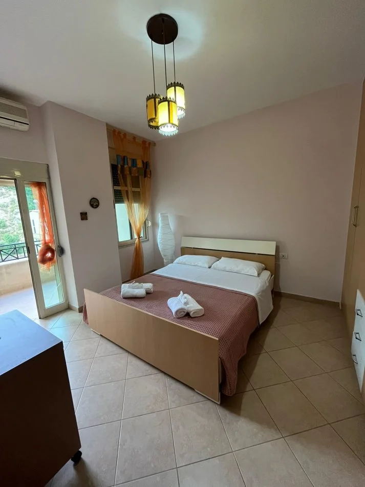 Durres, jepet me qera apartament 1+1+Aneks+Ballkon Kati 4, 65 m², 350 euro (Tek shkembi Kavajes)