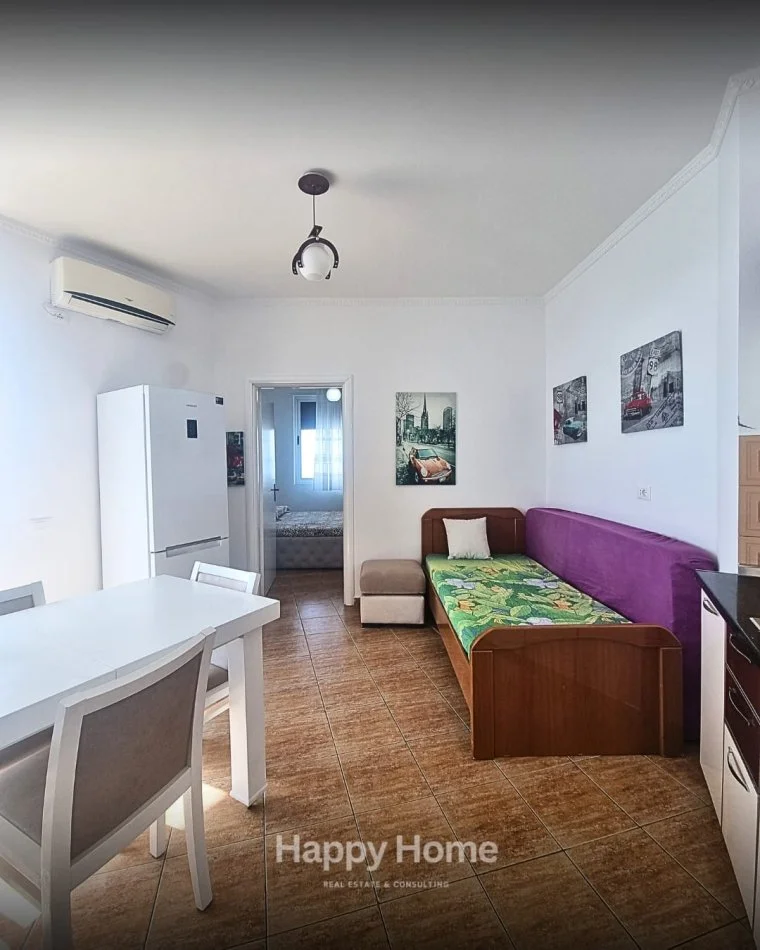 Durres Plazh, jepet me qera apartament 1+1+Ballkon Kati 7, 79 m² 500 € (Shkembi Kavajes)