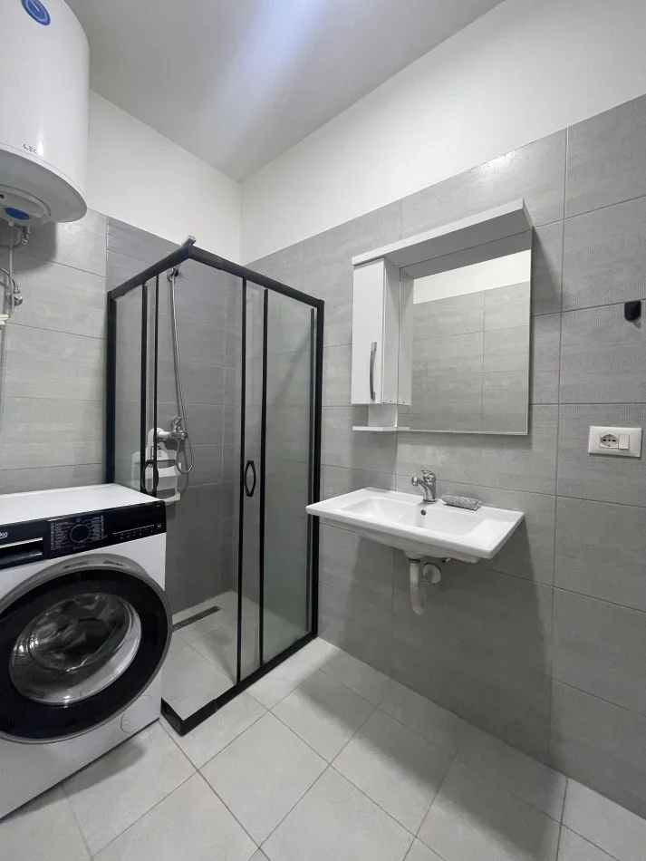 Tirane, jepet me qera apartament 2+1+Aneks+Ballkon , 850 € 