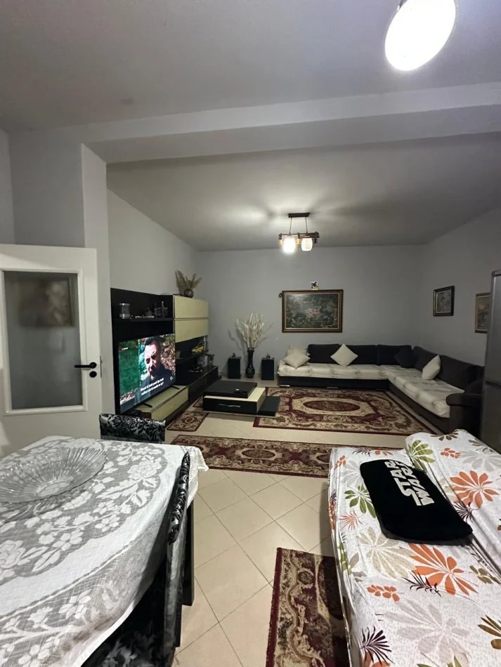 Tirane, jepet me qera shtepi 2+1 Kati 2, 350 € (Shkolla Murat Toptani)