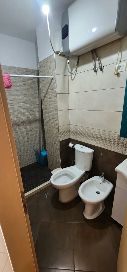 Tirane, shitet apartament 2+1+Ballkon Kati 3, 80 m² 65.000 € 