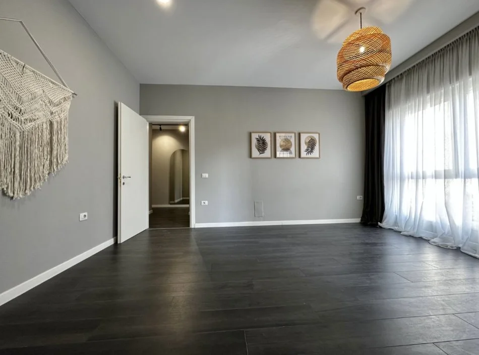 Apartament 1+1 ne Shitje ne Rr e Barrikadave .