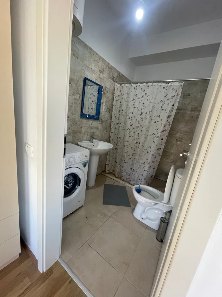 jepet me qera apartament 2+1+Ballkon Kati 4, 110 m² 500 € (Rruga Pasho Hysa)