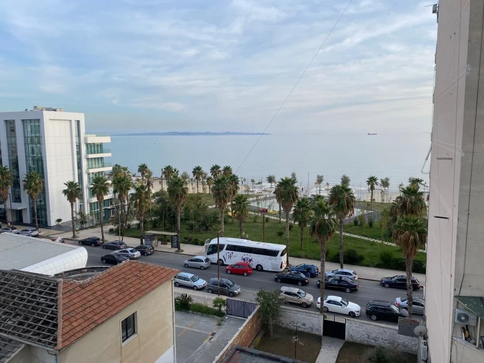 Durres, shitet apartament 3+1+2  164 m² 300.000 € (VOLLGA DURRES!)