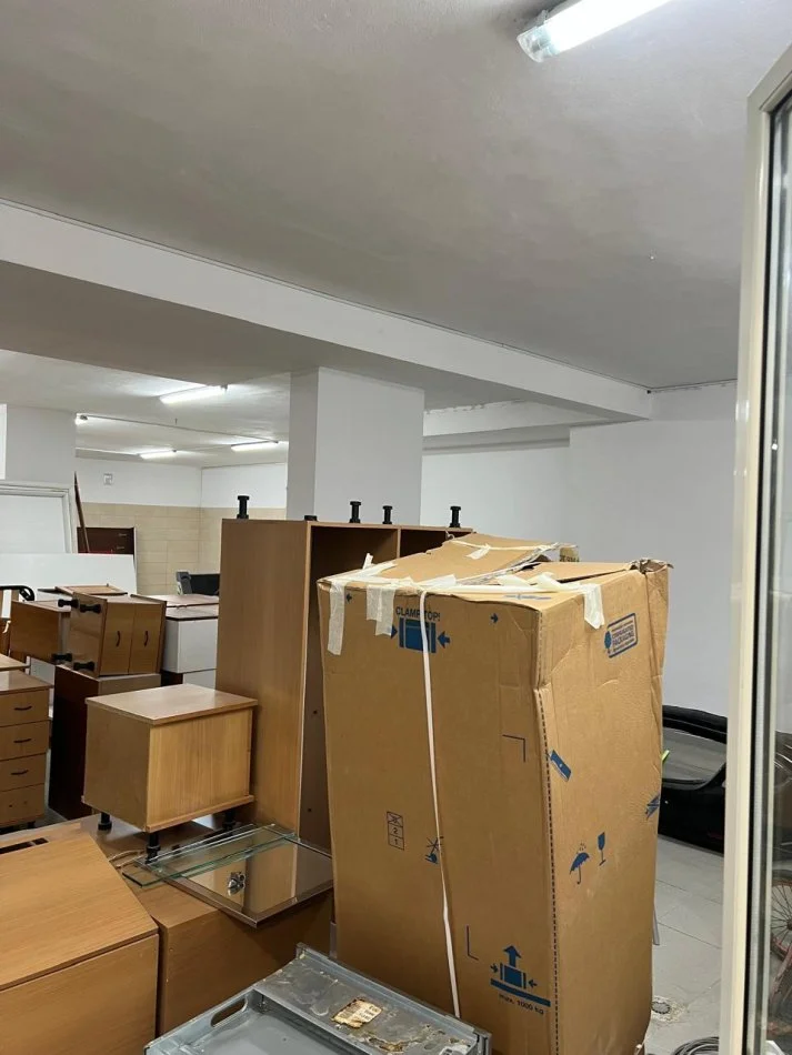 Tirane, jepet me qera ambjent biznesi , 250 m² 1.000 € (Kodra e Diellit)