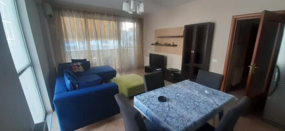 Tirane, jepet me qera apartament 2+1 Kati 3, 115 m² 650 € (Komuna e Parisit,Kompleksi Kika 1)