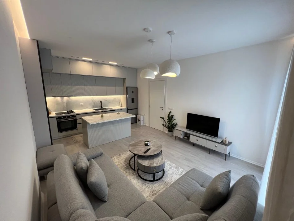 Tirane, jepet me qera apartament 2+1 Kati 4, 92 m² 700 € (Rruga 5 maji)