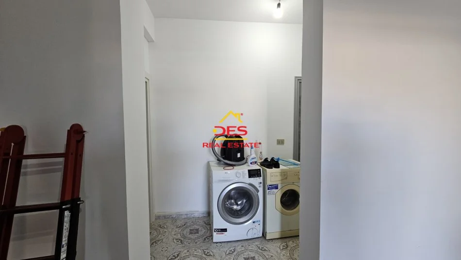 Vlore, jepet me qera shtepi 2+1+Ballkon Kati 0, 100 m² 350 € (Rruga Janaq Kilica)