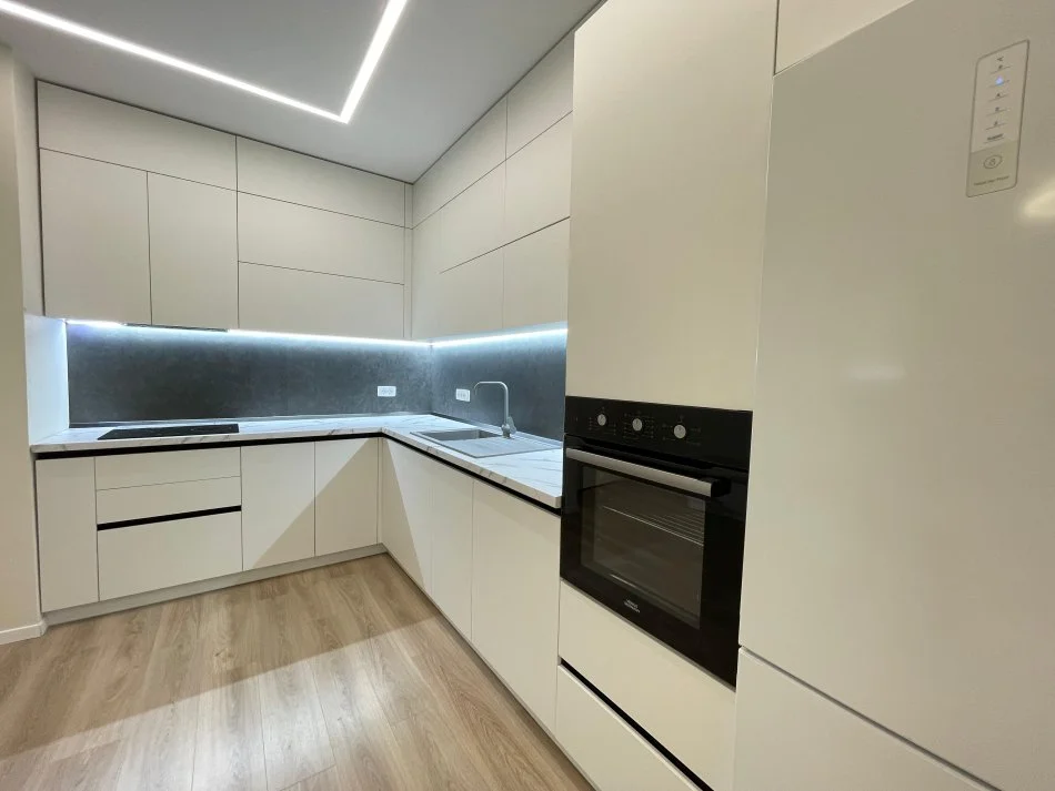 Tirane, shitet apartament 3+1+Aneks+Ballkon Kati 1, 110 m² 275.000 € (Liqeni i Thate)