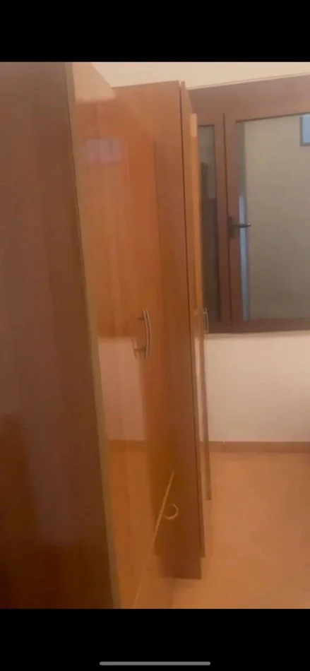 Tirane, jepet me qera shtepi 1+1 Kati 2, 40 m² 350 € (Laprak)