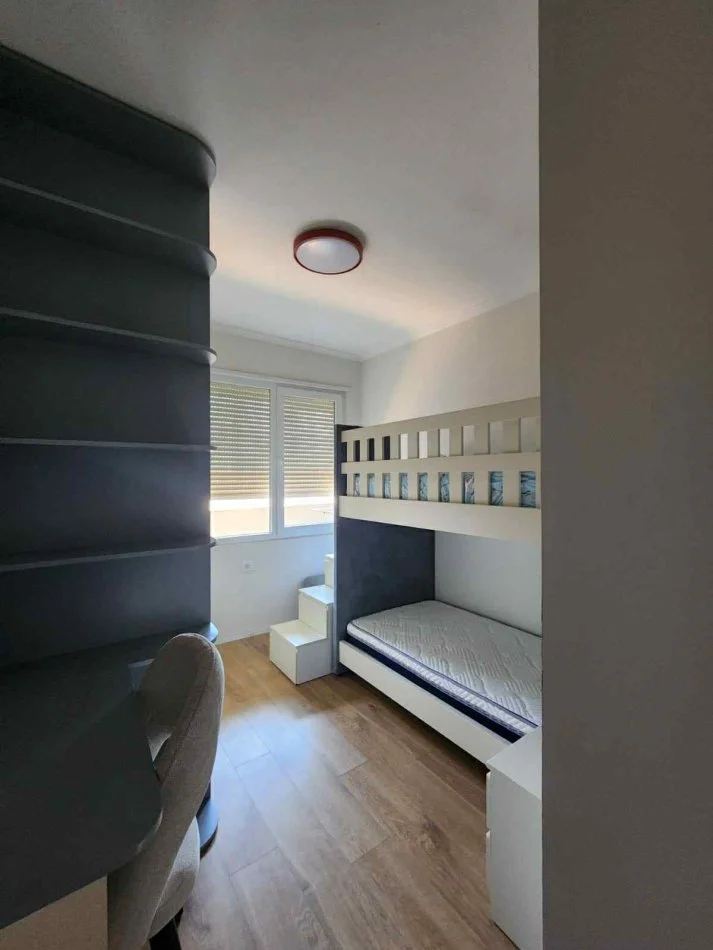 Tirane, jepet me qera apartament 2+1+Ballkon Kati 8, 95 m² 800 € (GOLDEN PARK AMERIKAN 3)