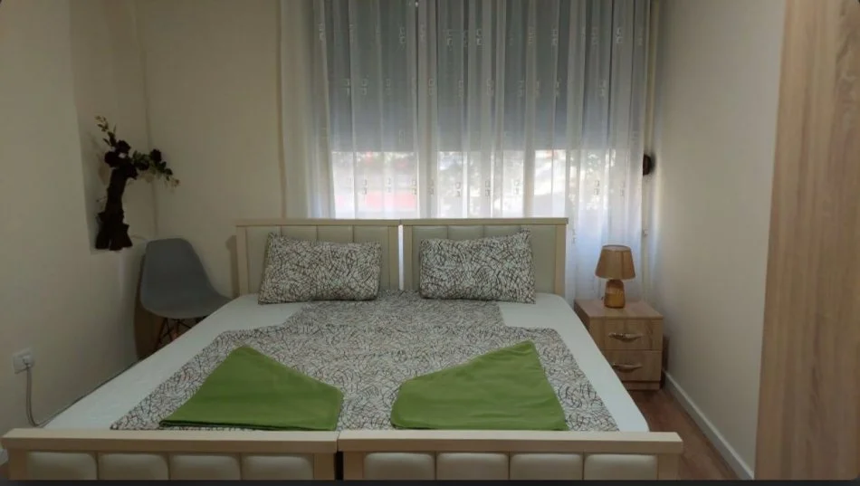 Tirane, jepet me qera apartament 1+1 Kati 1, 60 m² 600 € (Myslym Shyri, Prane Drejtorise Se Policise)