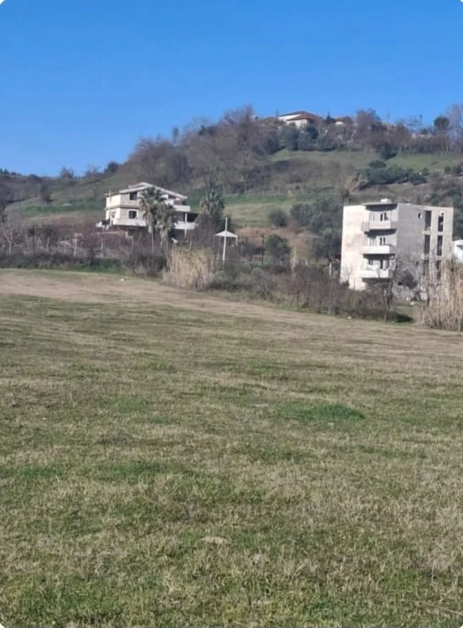 Tirane, shitet , 500 m² 60.000 € (yzberish)
