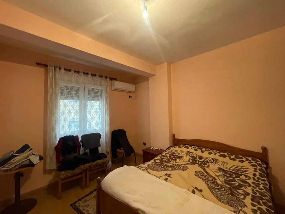 Tirane, shitet shtepi Kati 3, 247 m² 400.000 € (Qender)