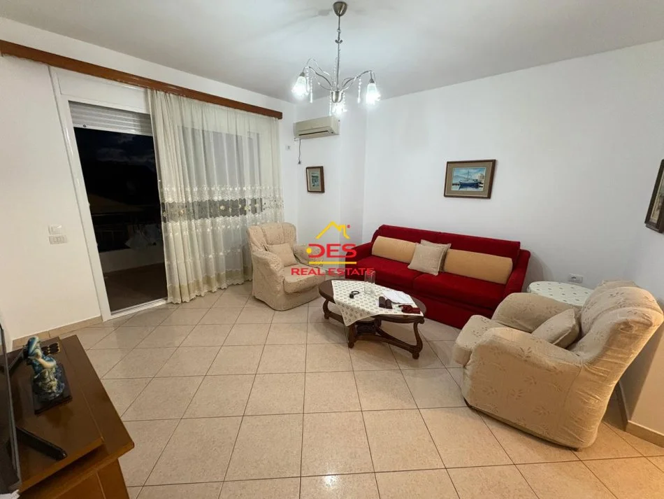 Vlore, jepet me qera apartament 1+1+Ballkon Kati 4, 70 m² 450 € (Rruga Fiqiri Muka)
