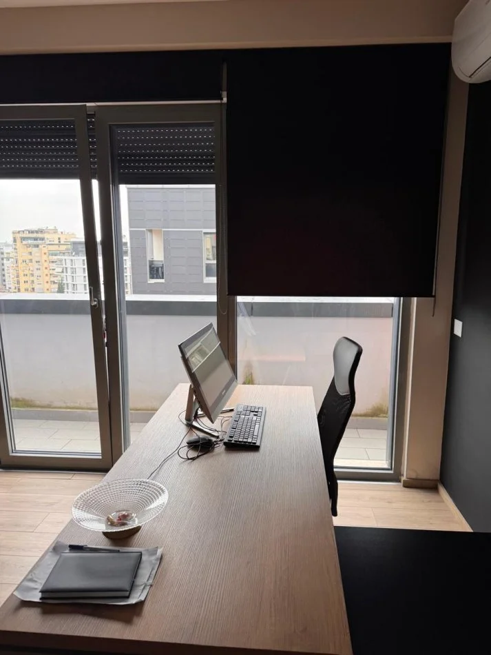 Tirane, jepet me qera , 160 m² 1.800 € prane qendres