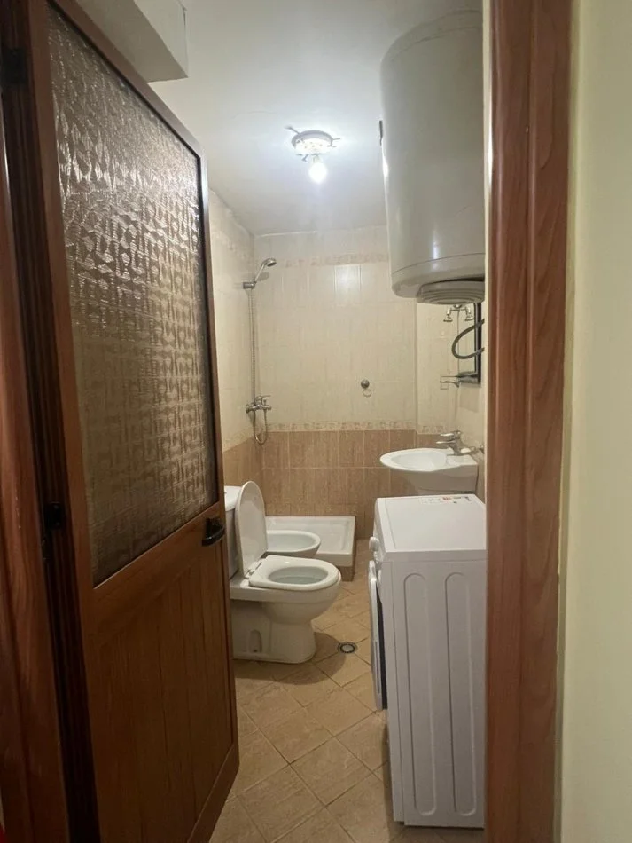 Durres, jepet me qera apartament 1+1+Ballkon Kati 3, 350 € (Shkembi Kavajes)