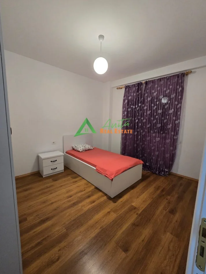 Tirane, jepet me qera apartament 2+1 Kati 4, 111 m² 650 € (Ali Demi)