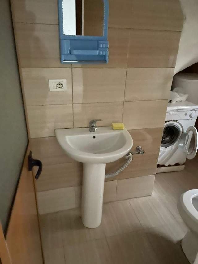 Tirane, jepet me qera apartament 1+1+BLK Kati 1, 60 m² 190 Euro (5 maji)