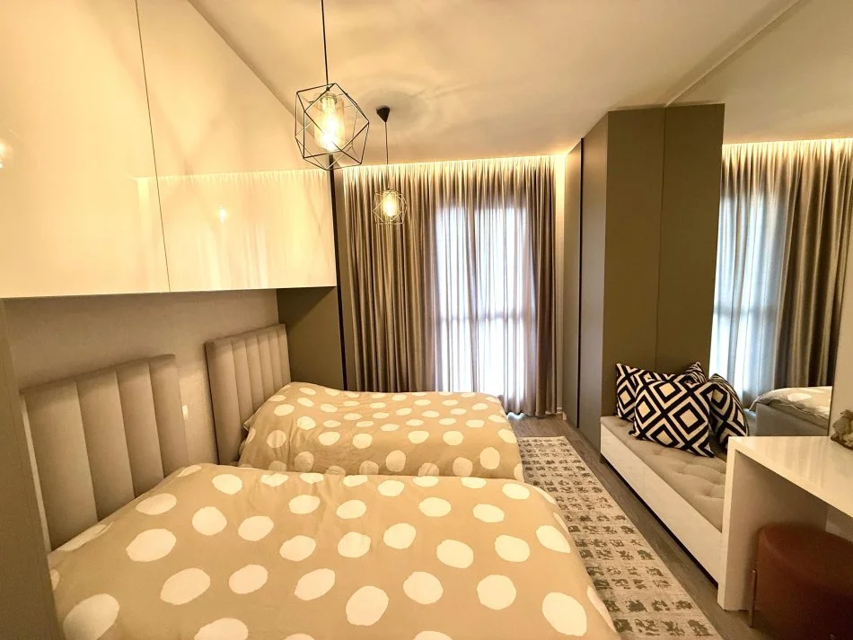 Tirane, jepet me qera apartament 3+1+Aneks+Ballkon Kati 8, 131 m² 1.450 € (Don Bosko)