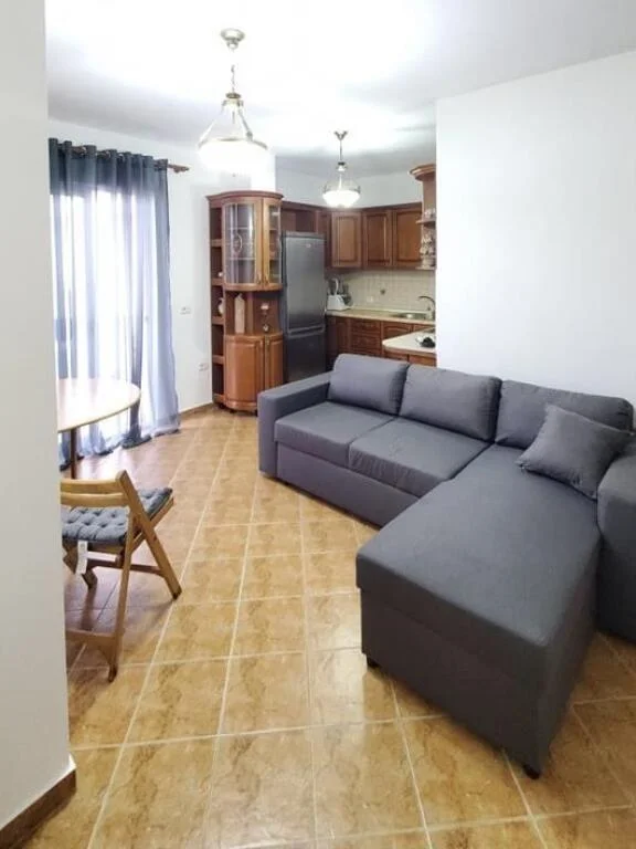 jepet me qera Kati 4, 550 €