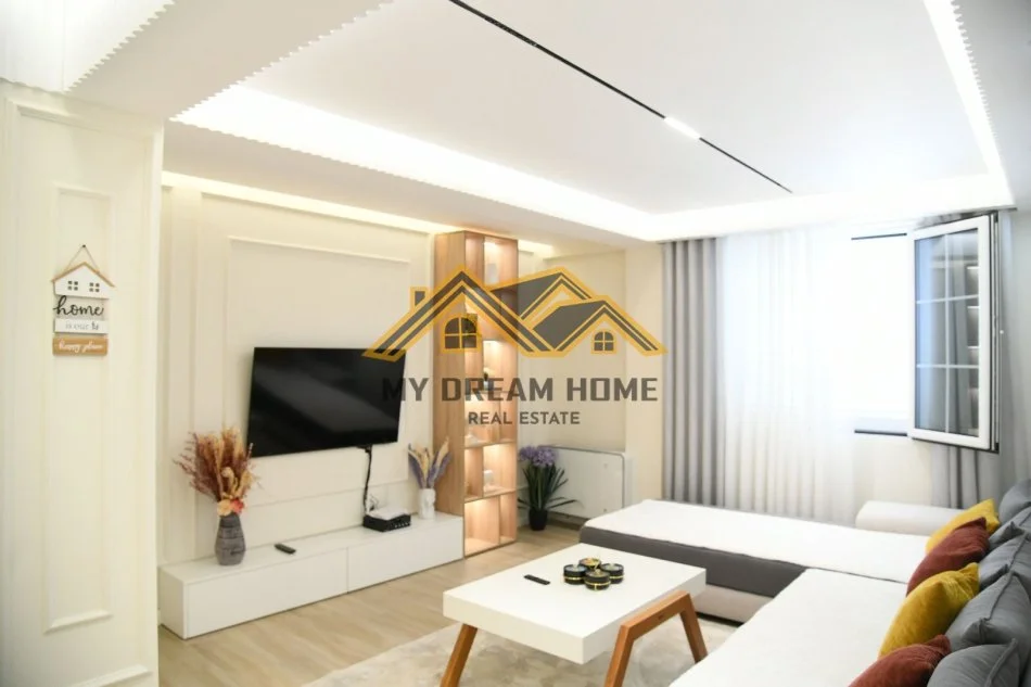 Durres, jepet me qera 2+1 Kati 1, 500 m² 2.000 € 