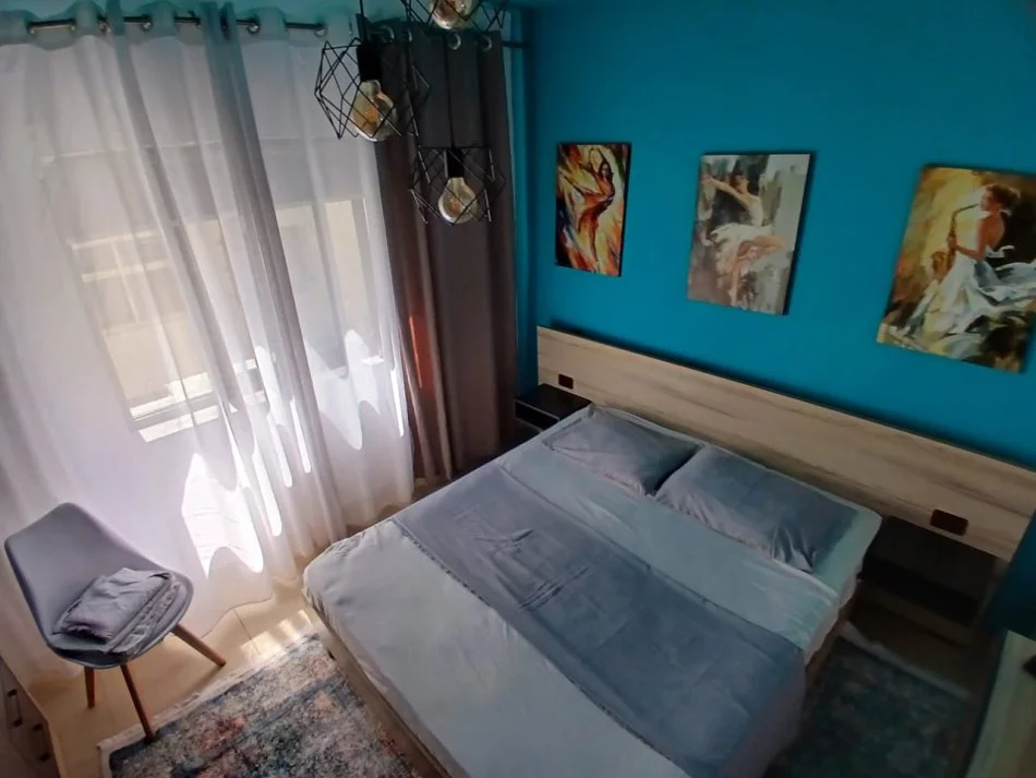 Tirane, jepet me qera apartament 1+1+Ballkon Kati 2, 74 m² 650 € 