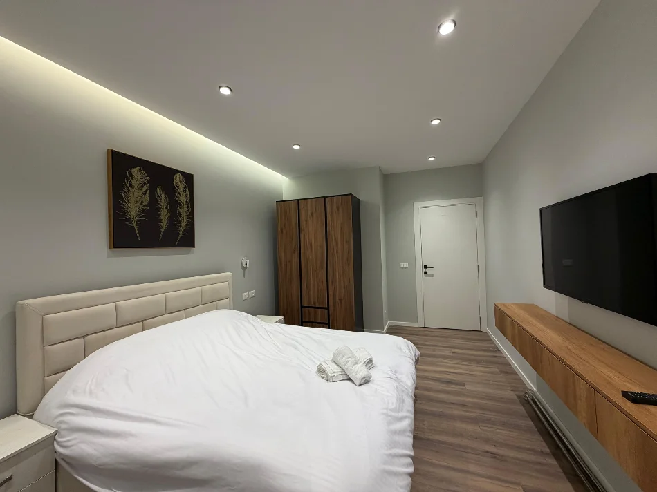 Tirane, jepet me qera apartament 1+1 Kati 3, 550 € 