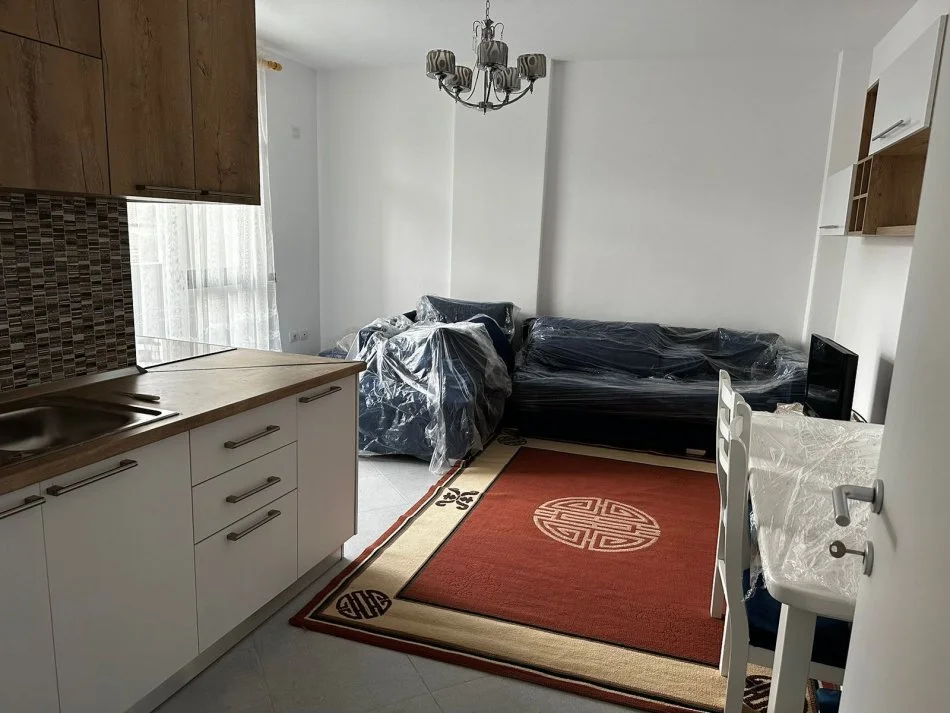 Tirane, jepet me qera apartament 2+1+Aneks+Ballkon Kati 3, 80 m² 500 € (Farmacia 10)