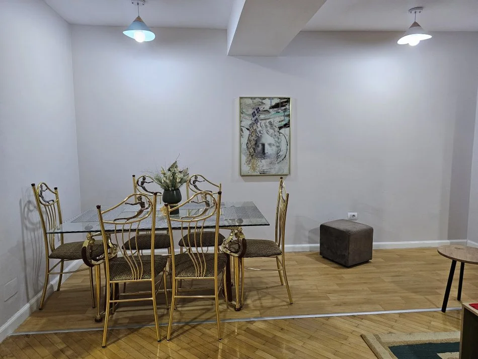 Tirane, jepet me qera apartament 1+1+Ballkon Kati 1, 70 m² 550 € (Stadiumi Dinamo)