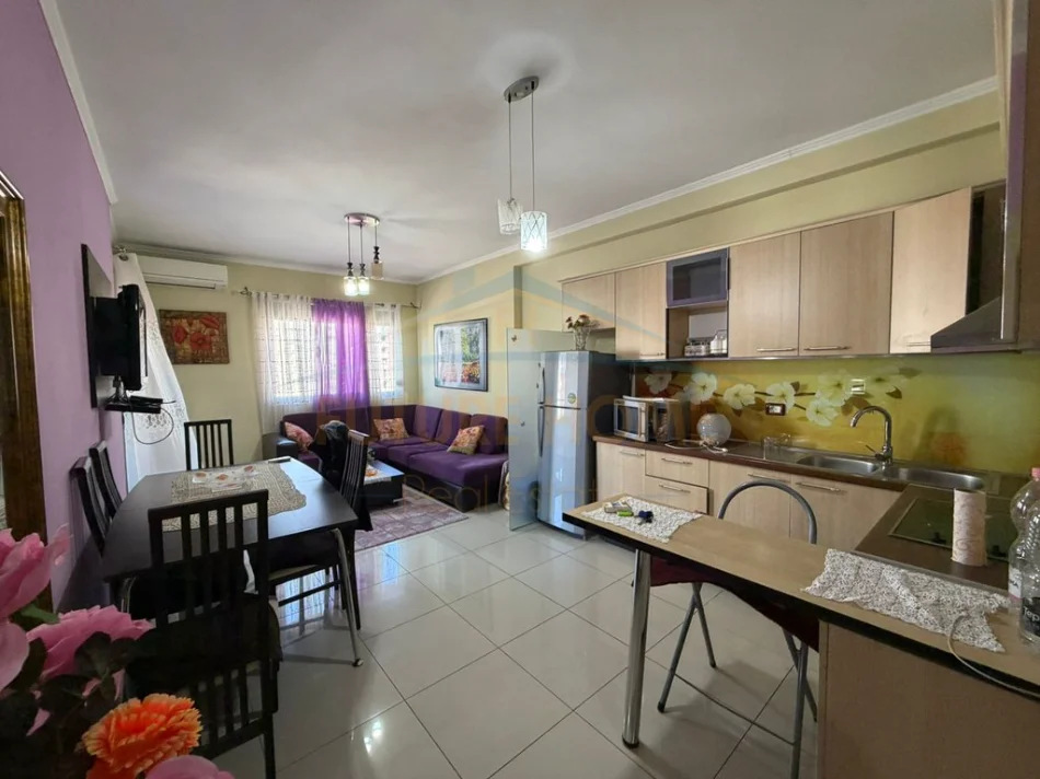 Tirane, jepet me qera apartament 2+1+2 Kati 5, 84 m² 550 € (ASTIR , UNAZA E RE)