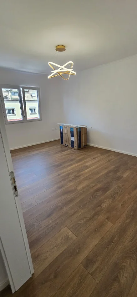 Tirane, shitet apartament 1+1+Ballkon Kati 3, 59 m² 140.000 € (RRUGA NDRE MJEDA)
