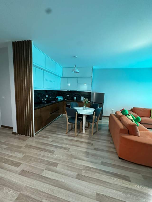 Tirane, jepet me qera apartament 2+1+A+BLK Kati 5, 100 m² 700 Euro (Selvia)