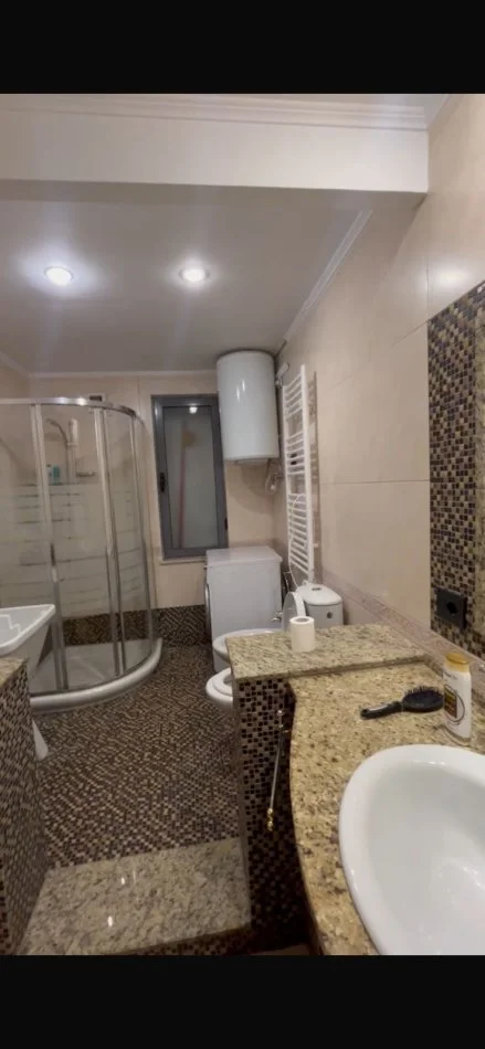 Tirane, shitet apartament 3+1+Aneks+Ballkon , 112 m² 360.000 € (9 katshet)