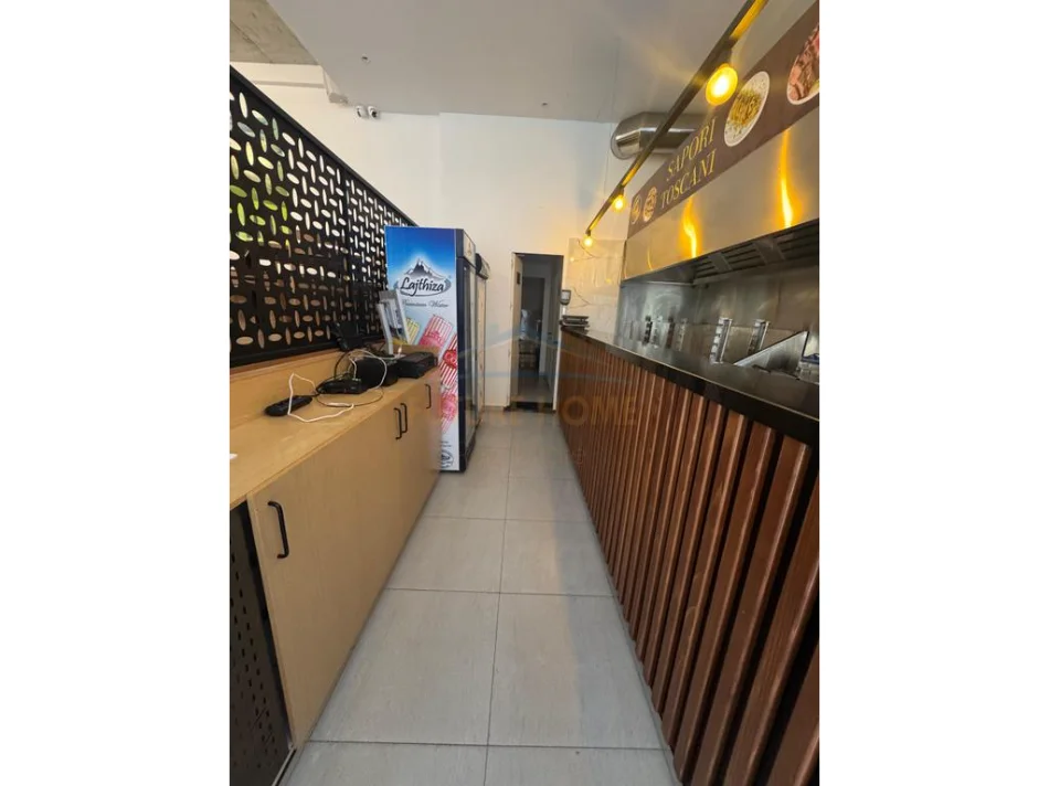 Tirane, shitet ambjent biznesi Kati 0, 107 m² 399.000 € (ASL 2 , RRUGA SADIK PETRELA)