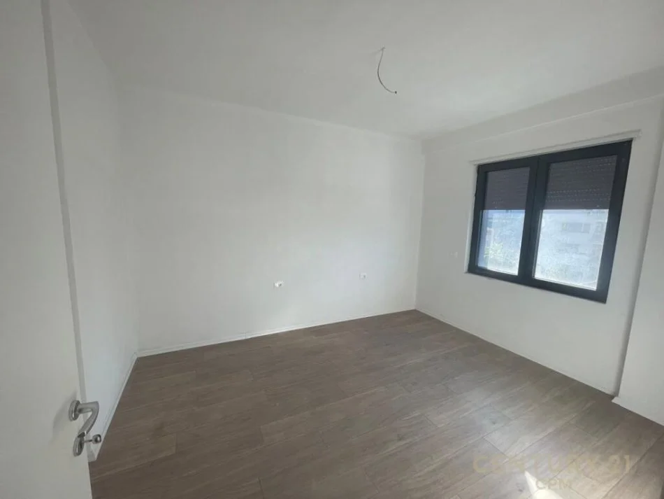 Tirane, shitet apartament 2+1 Kati 3, 105 m² 247.000 € (Prane Pazarit te Ri)
