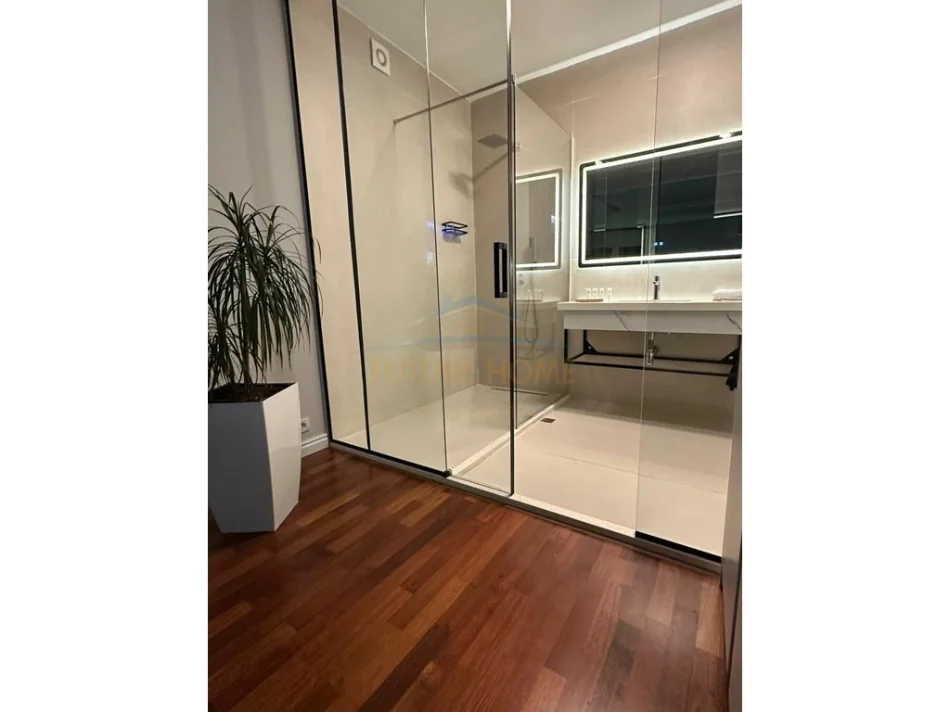 Tirane, shitet apartament 3+1+3 Kati 4, 124 m² 630.000 € (BLLOK)