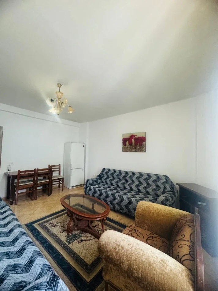 Tirane, jepet me qera apartament 1+1+Aneks Kati 5, 72 m² 450 € 