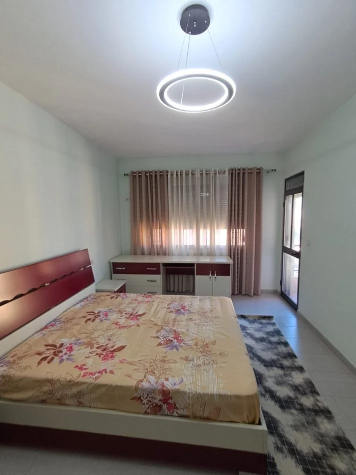 Tirane, jepet me qera apartament 2+1+2 Kati 6, 100 m² 450 € (Vila L Astir)