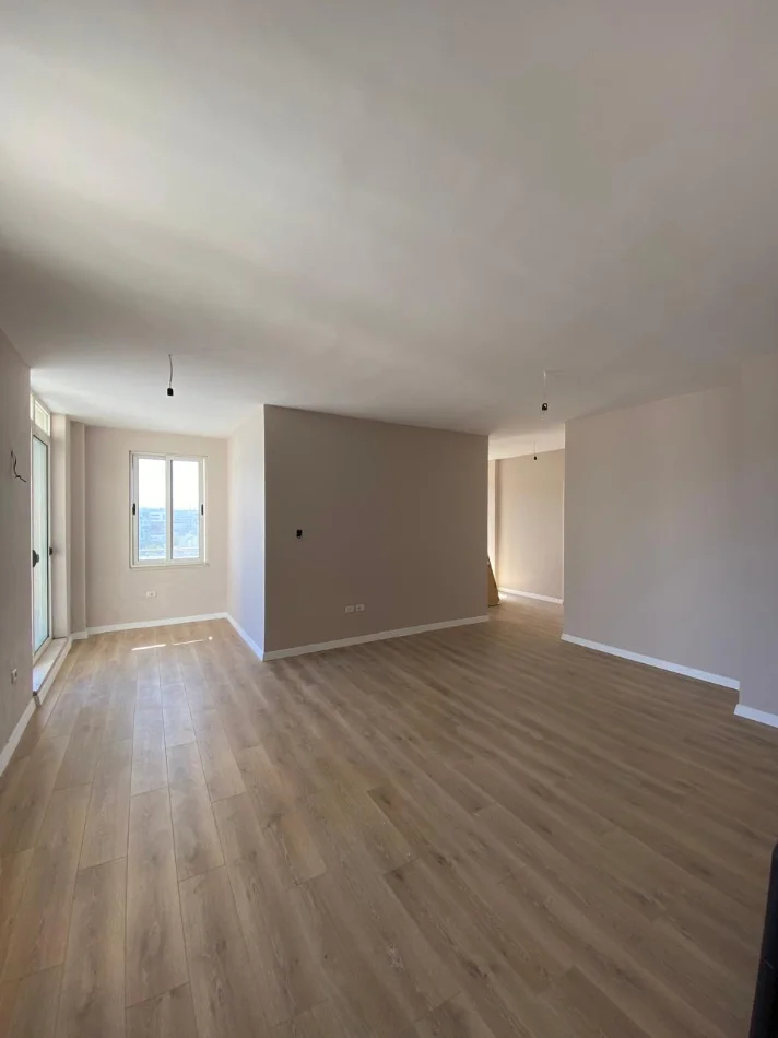 Tirane, shitet apartament 2+1 Kati 9, 110 m² 178.000 € (Astir)