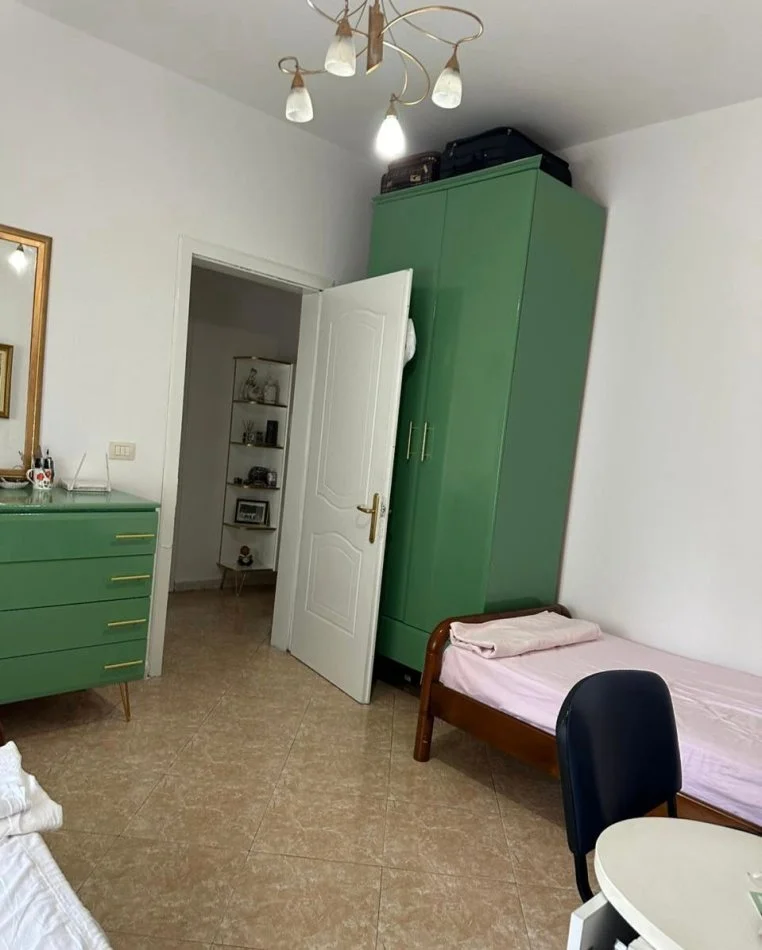 Tirane, jepet me qera apartament 2+1 Kati 4, 107 m² 750 € 