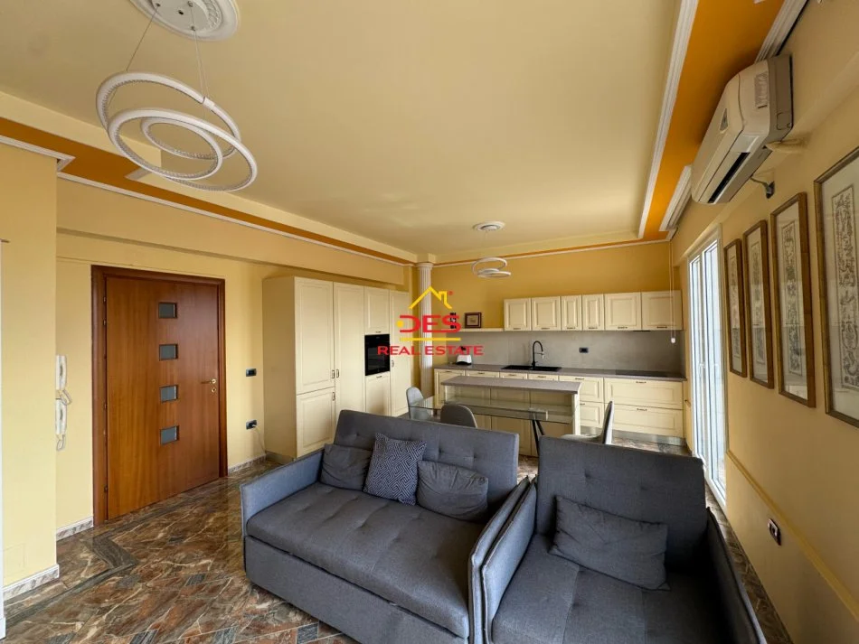 Vlore, shitet apartament+verande | Penthouse 2+1+Ballkon Kati 9, 84 m² 180.000 € (Rruga Mustafa Bello)