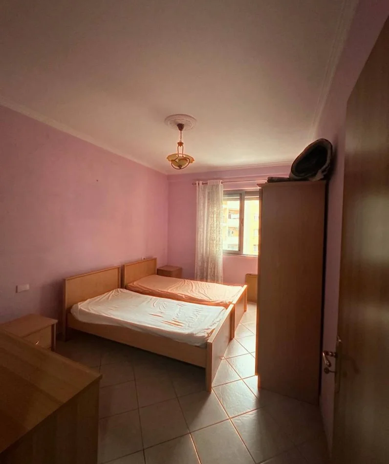 Tirane, jepet me qera apartament 2+1+Ballkon Kati 3, 90 m²450 € (Astir bar artisti)