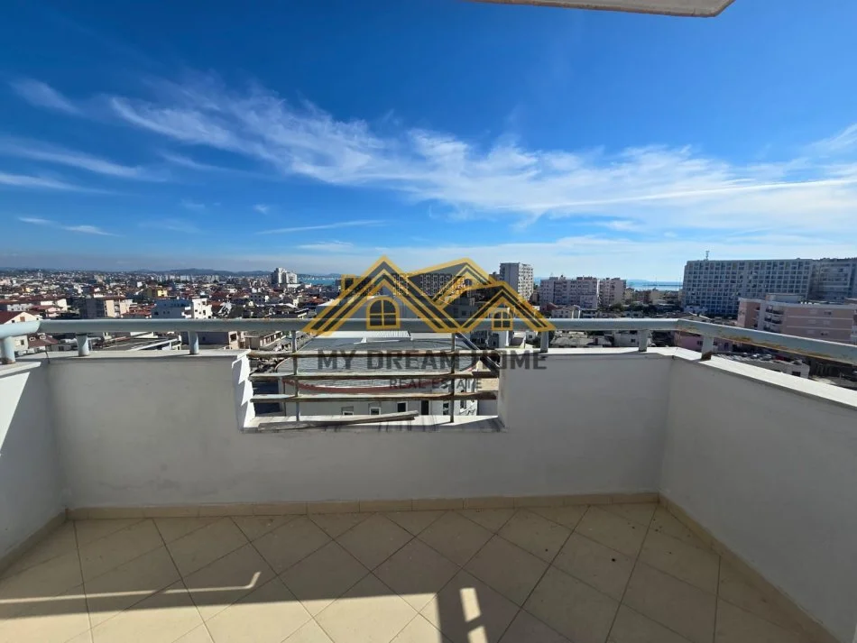 Durres, jepet me qera apartament 2+1+Ballkon Kati 8, 80 m² 300 € (TREGU INDUSTRIAL)